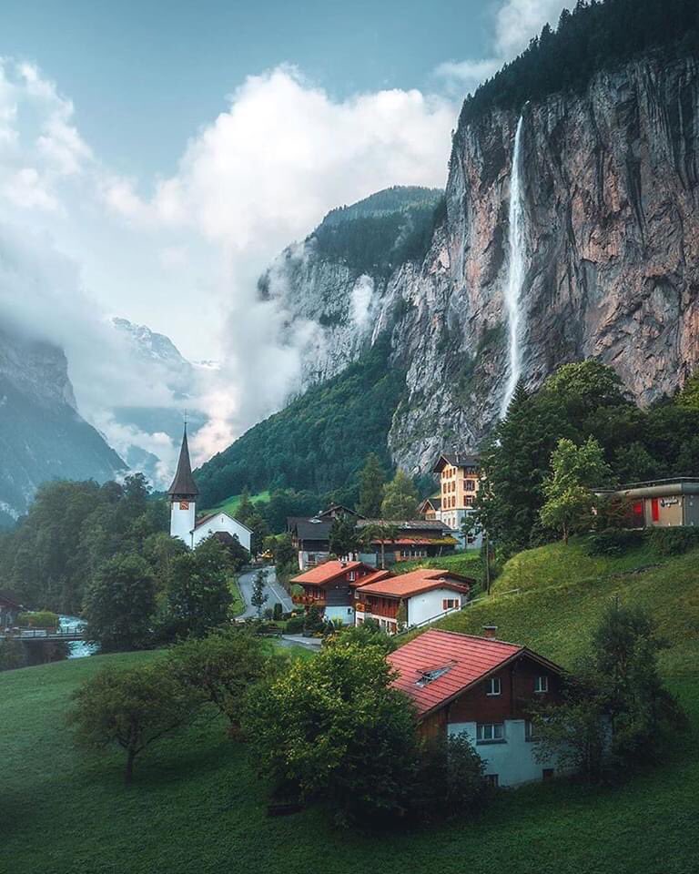 EXPLORENATURE5's tweet photo. Switzerland countryside https://t.co/Zw4Z7nGyOD