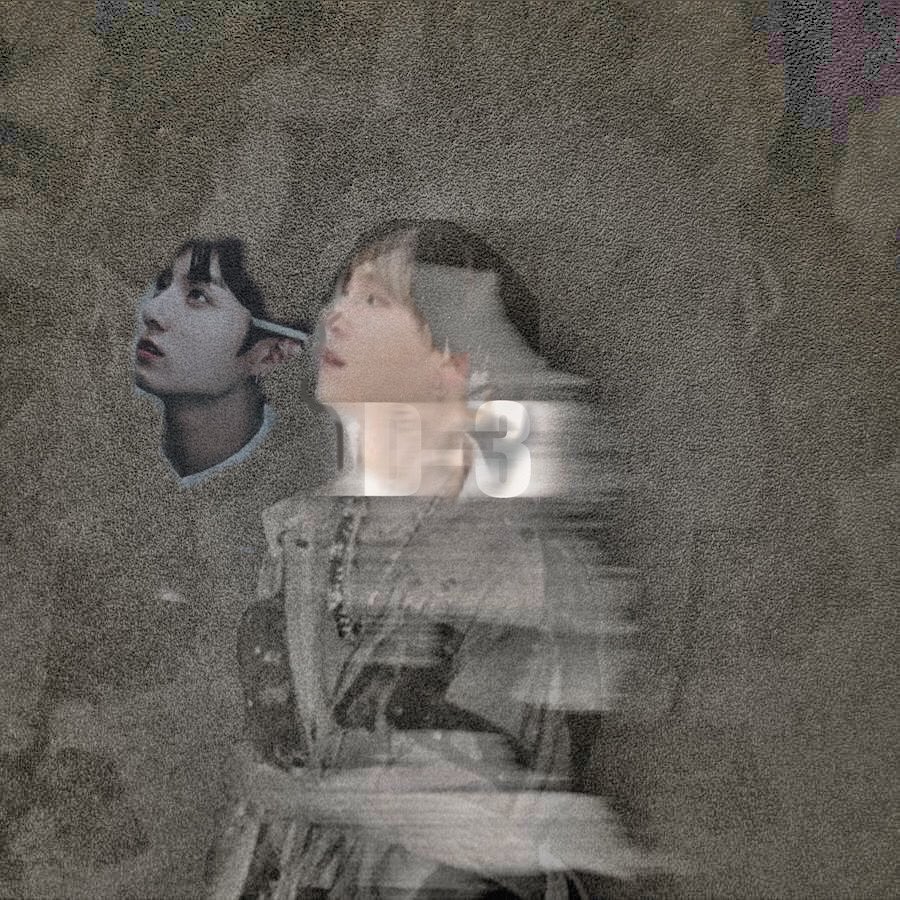 sunniehues's tweet photo. This is cursed as hell. Jungkook’s face didn’t seem to match quite as well as Yoongi’s did.
#btsd3 https://t.co/0AucNhPcst