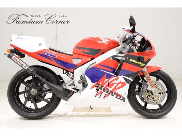 SugoMotorcycles's tweet photo. #Honda #NSR250 #MC28 yesterday at auction. #HRC colour scheme is the connoisseur's choice, better than Repsol? Likely to have sold for multiple arms and legs. https://t.co/hYVbTPb5g8