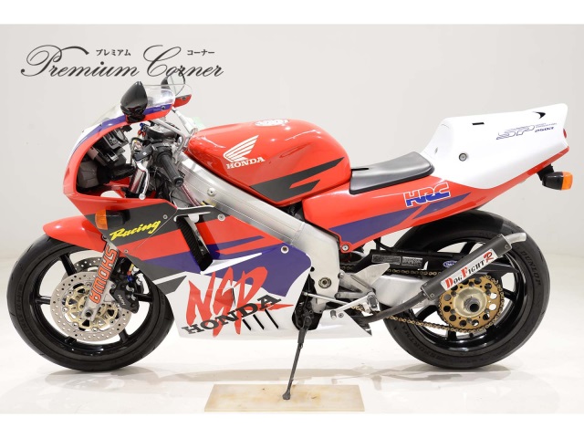 SugoMotorcycles's tweet photo. #Honda #NSR250 #MC28 yesterday at auction. #HRC colour scheme is the connoisseur's choice, better than Repsol? Likely to have sold for multiple arms and legs. https://t.co/hYVbTPb5g8