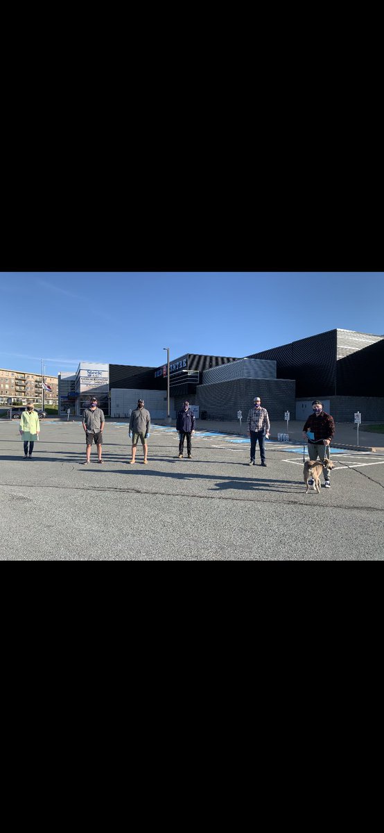 Bedford_Barons's tweet photo. @Bedford_Barons practicing #PhysicalDistancingnotSocialDistancing for our year end drive through! https://t.co/sgKfLVrfZH