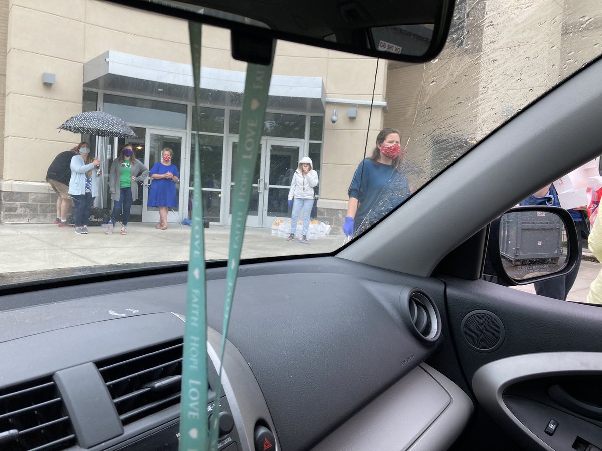 CCLSMcDaniel's tweet photo. The amazing and dedicated CCLS faculty and staff didn’t let a little rain stop them from serving a tasty Chik-Fil-A dinner in appreciation of the Class of 2020 8th graders. Thank you, CCLS! @CCLSChargers https://t.co/9RvIH8Ghfp