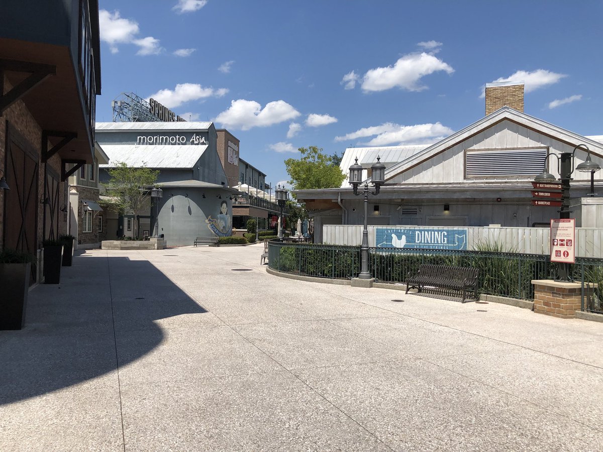 WDWIntel's tweet image. Light crowds at #DisneySprings @WaltDisneyWorld @DisneySprings #disneyworld #reopening