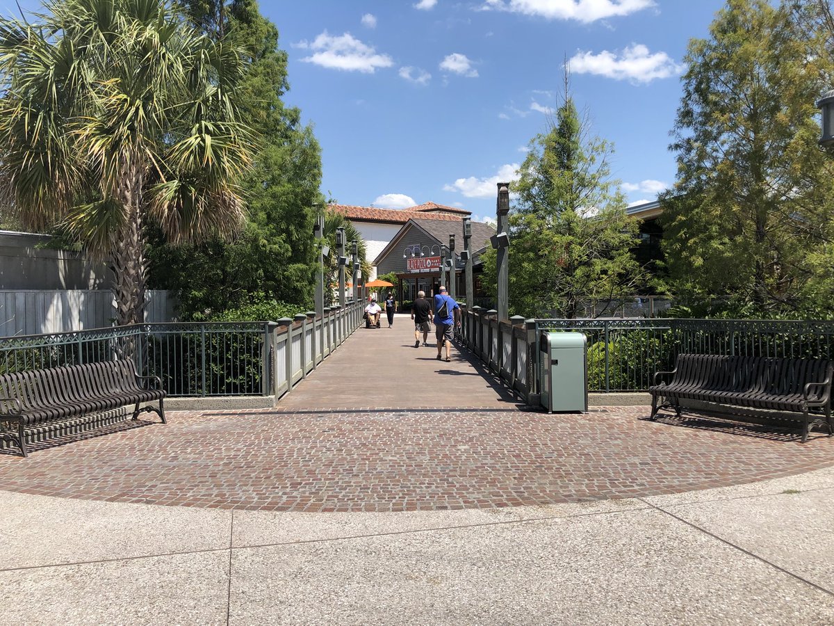 WDWIntel's tweet image. Light crowds at #DisneySprings @WaltDisneyWorld @DisneySprings #disneyworld #reopening