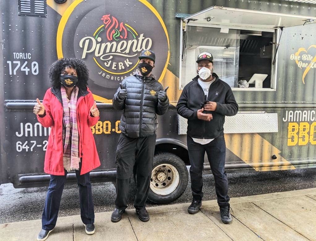 Love this challenge! Here I am with Scarborough food truck favourite Pimento Jerk! #maskchallenge I challenge <a href="/JohnTory/">John Tory</a> <a href="/SevaunP/">Sevaun Palvetzian</a> <a href="/FarahNasser/">Farah Nasser</a> <a href="/cllrainslie/">Paul Ainslie</a> <a href="/MsNadineSpencer/">Nadine Spencer</a> <a href="/QadiraJackson/">Qadira Jackson</a> <a href="/nadia_guerrera/">Nadia Guerrera</a> <a href="/JohnMcKayLib/">John McKay</a> to wear your mask in public. #StrongerTogether <a href="/jamaicanbbqTO/">Pimento Jerk Food Truck</a>