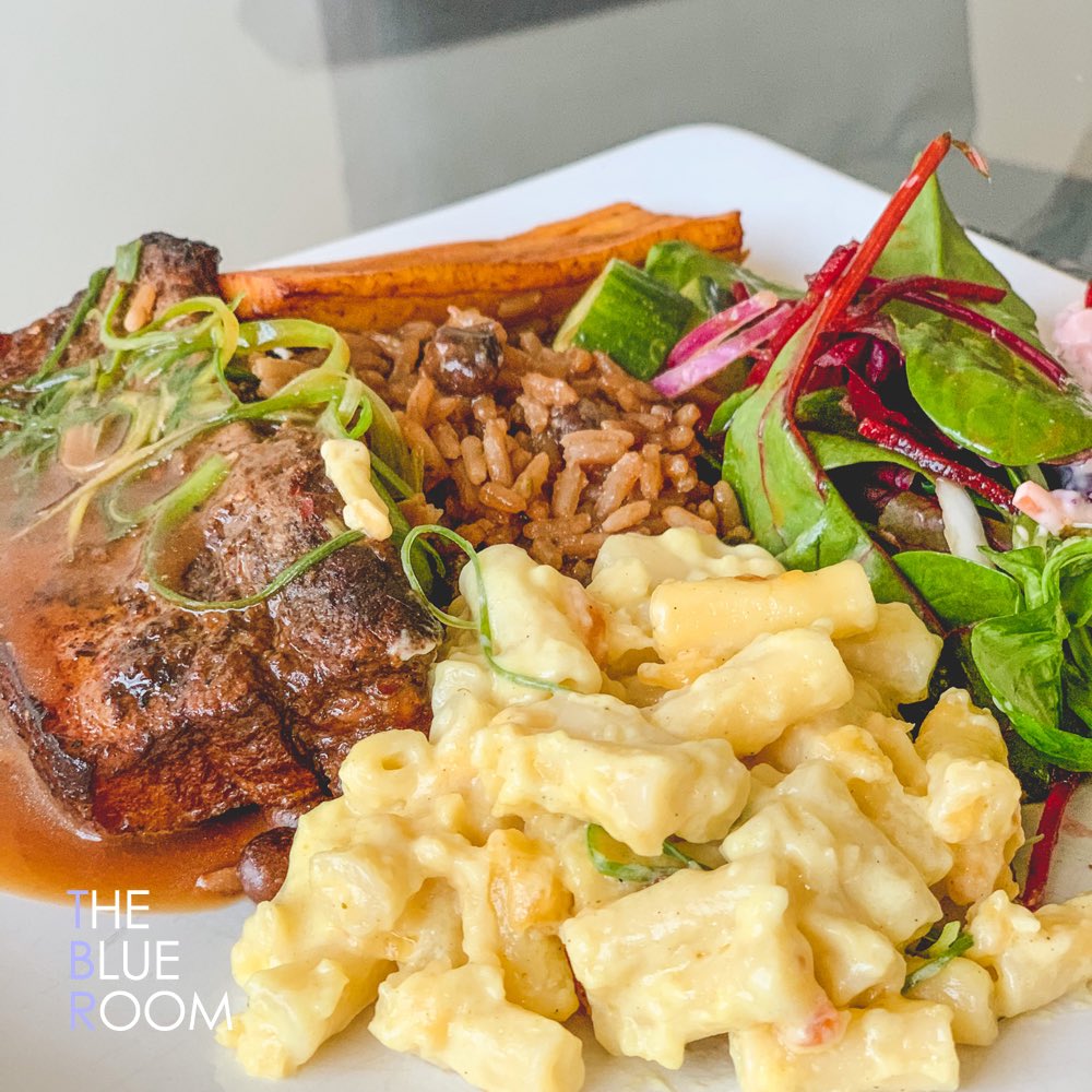 blueroom0112's tweet photo. It’s Jerk Sunday Lunch o’clock again this weekend! 🎉🎉 you get all this👇🏾and service with a smile 😊 Please book online at https://t.co/QMPT4Vop2N Thank you! 🙏🏾 #jerksundays #jerklunch #se4 #croftonpark #lewisham #alternativesundaylunch #supportlocal #supportsmallbusiness https://t.co/UozRJLuWzj