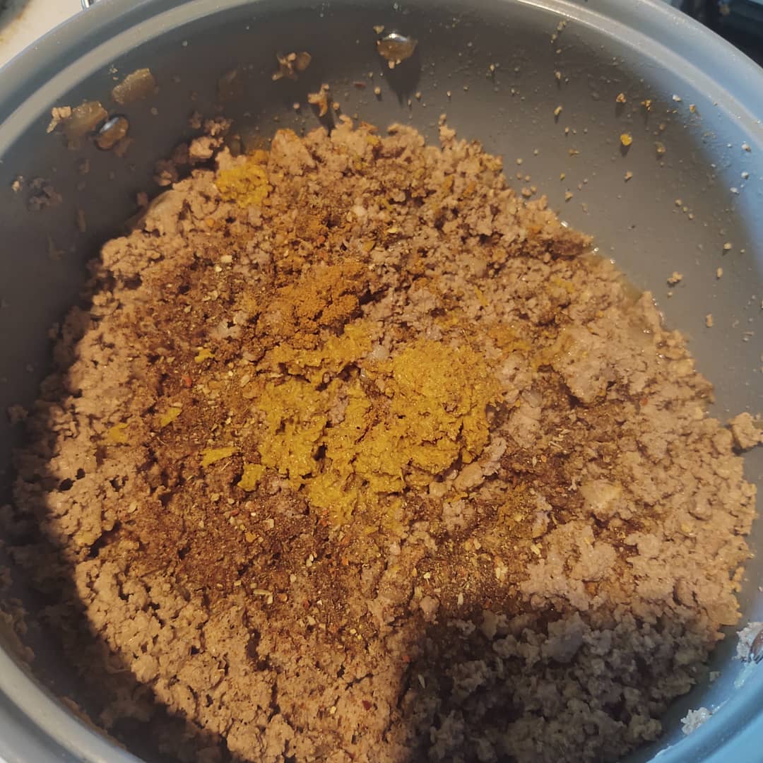 abraham_moller's tweet photo. New ground beef tamales (๐ฒ๐ฝ) with Lebanese (๐ฑ๐ง) spices and tomato paste! Next to come - shredded beef tamales. #tamales #tamalesmexicanos #tamaleseason #QuarantineCooking #quarantinecook https://t.co/FC5fNiwC3Z