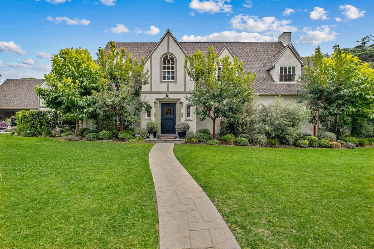 Showcasing exterior charm and modern finishes throughout, this expansive English Country estate sets an entirely new standard for LA living.

Listed by <a href="/SmithandBerg/">SmithandBerg</a> 

bit.ly/3cNW0Nk