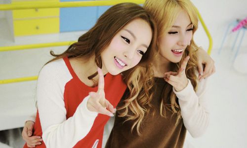 daily_hara's tweet photo. Happy Birthday to our goddess and Kara's leader Gyuri! thank you for all these years, pretty girl! we wish you a very special #HappyGyuriDay 🥰 https://t.co/HqhHvuLjlf