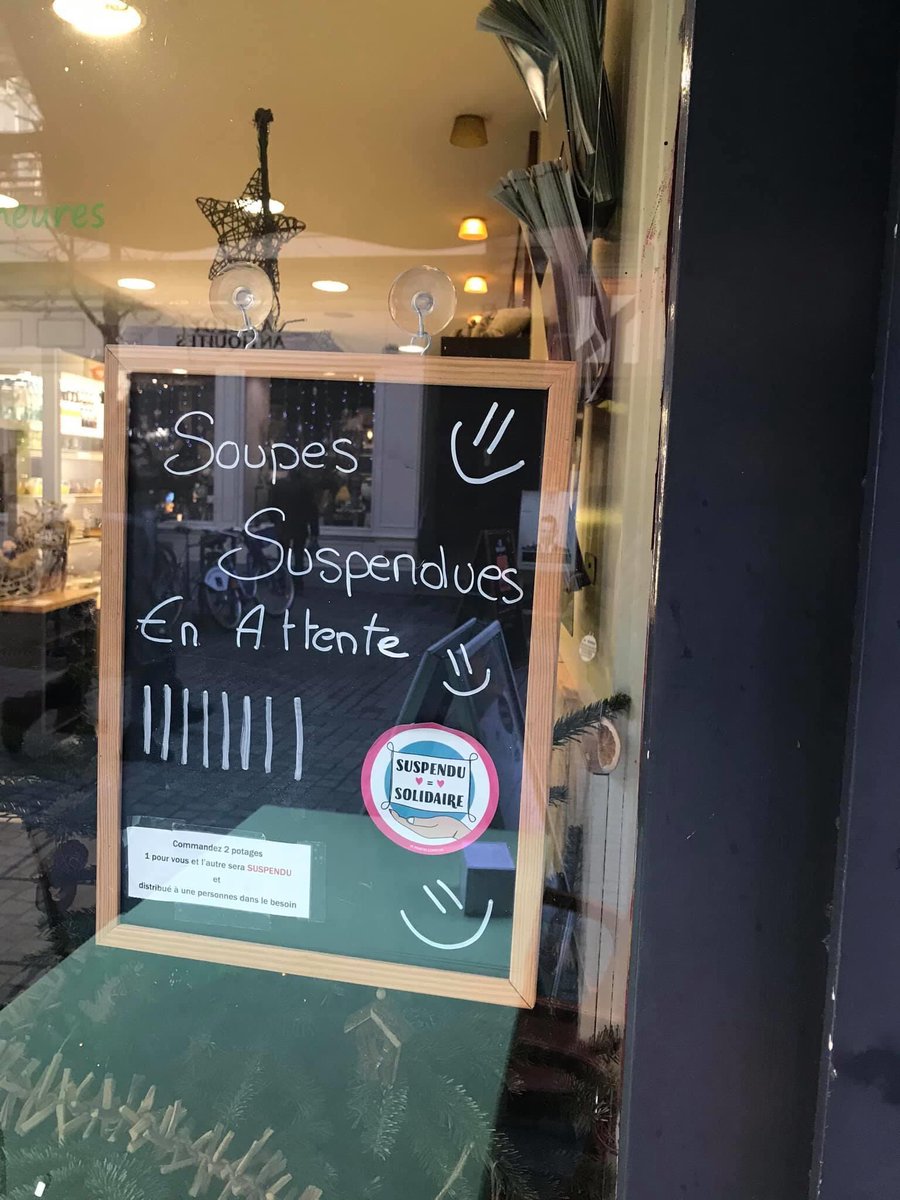 SuspendusRennes's tweet photo. Les Suspendus de Rennes ? (1/2)

1 mode de consommation que ns déployons avec notre asso @RennesMdc 

Cafés,livres,soupes,coupes de cheveux,spectacles..st offerts à des personnes sans domicile grâce à des commerçants solidaires et de généreux donateurs ⤵️
https://t.co/zzMFVe1eQk https://t.co/MrtQj0NyjN