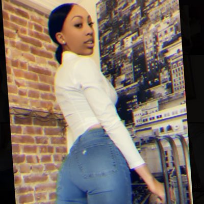 __Lanai_'s tweet photo. Petite bae💕 #NewProfilePic #freeoutside https://t.co/TN6CE2ukI8