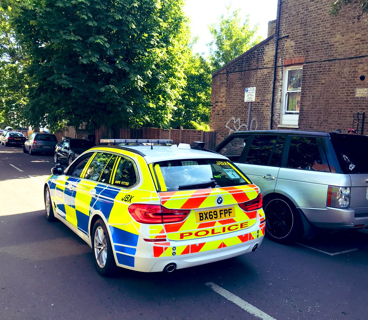Stopped this Range Rover in Harlesden @MPSBrent - I arrested the driver for no licence / insurance, knife found in car, possession of number of fake ID documents + now we have found a factory making fake driving licences and ID docs @ his home nearby! #RoadCrimeTeam #SpaceForOne