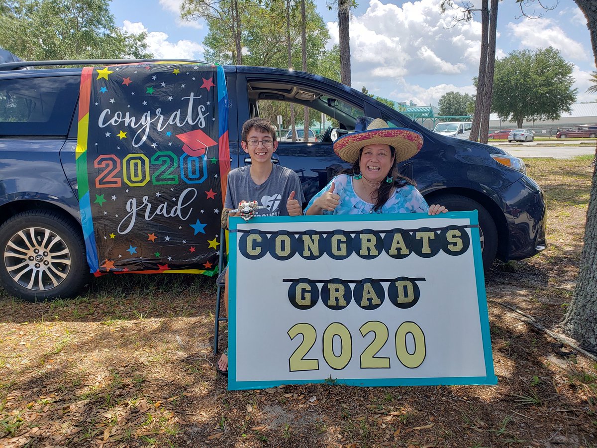 drnehrig's tweet photo. We ❤ our seniors! What a great day with our c/o 2020! Banners, balloons, caps &amp; gowns, gift bags, yearbooks, cheers...
(and a few tears too!) Thanks for the video, @volusiaschools!
@PRHS2020 @PineRidgeHS
#PantherStrong #WereAllInThisTogether https://t.co/Uk73PC07fI