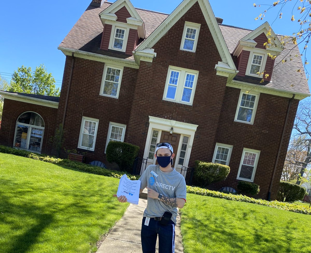 5GJagger's tweet photo. #TEAM Sheridan out there yet again on this beautiful Wednesday afternoon, dropping of some AT&amp;T tv flyers to our locals! 

Made some furry friends in the process 🐶💙  
#OneBuffalo #OneNYNJ #ATTtv https://t.co/2lqht1kLxI