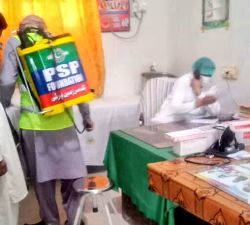 MQMPUpdates's tweet photo. کوٹ غلام محمد(جیمس آباد):  #PSPFoundation میر پور خاص ڈویژن کے رضاکاروں نے  جراثیم کش اسپرے کیا۔ (20.05.20)

@PSPFoundation_ 
#MustafaKamal #PSP #Covid_19 https://t.co/xtEaercTor