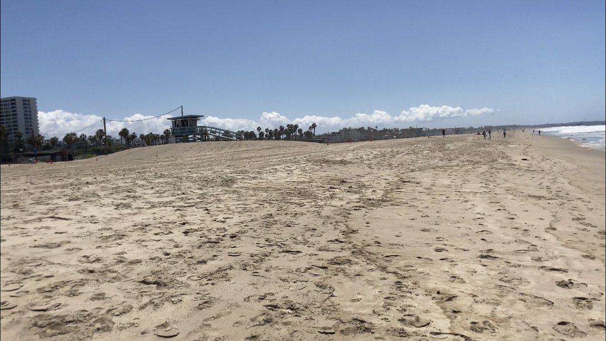 doublebarreldad's tweet photo. ______[Beach yesterday.
Felt awesome and totally empty.
Stay home like Warden Newsome says, the airs and suns are dangerous mmmmmkay?
#beach #opencalifornianow #clownworld #losangeles #VitaminD #stimuluspackage #FlattenTheCurve #OpenCalifornia https://t.co/lJGXYbQ28a