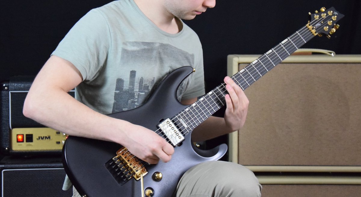 TaistoGuitars's tweet photo. V25-FR plus2 27 inch baritone guitar in testing. Guitar pickups has our Cracked Ice theme custom covers #V25frplus2 #taistoguitars #baritoneguitar #baritone #27inch #crackedice #taistopickupcovers #floydrose #originalfloydrose https://t.co/B0nypESuYZ