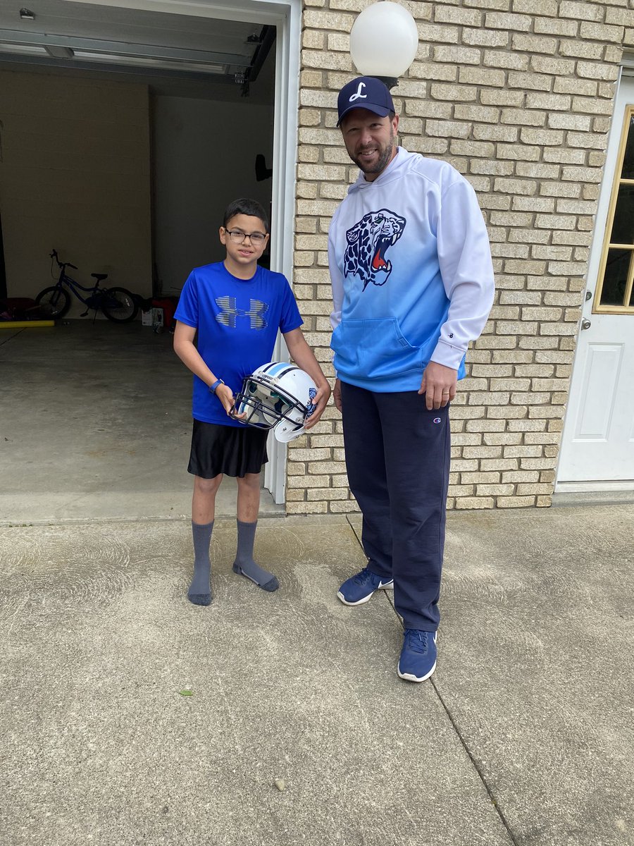 Coach Davis tweet media