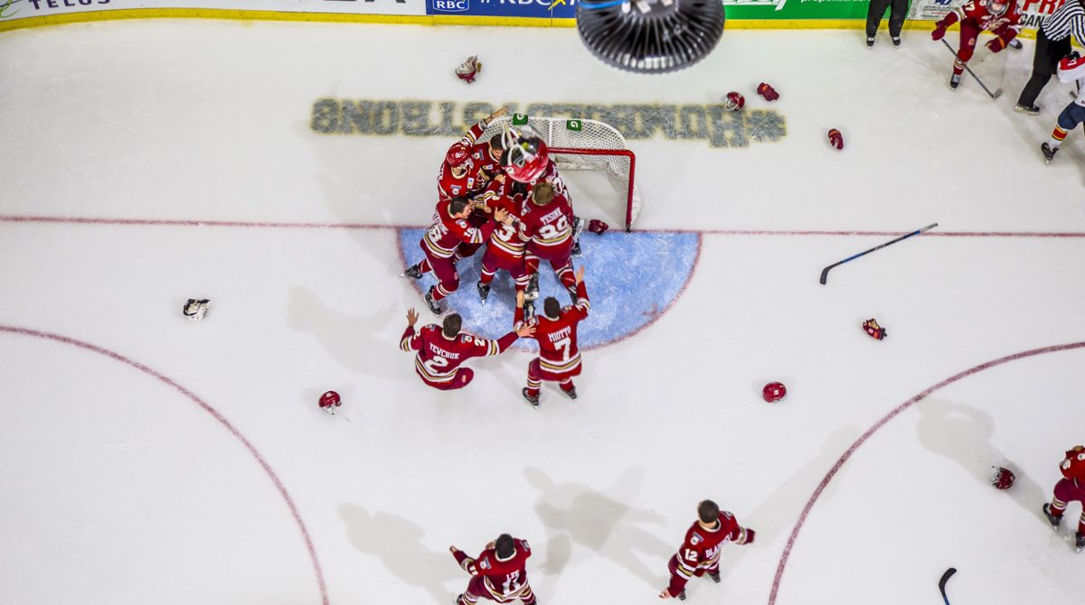 Chiefs_Hockey's tweet photo. NATIONAL CHAMPS! 2 years ago today🏆❤️💛 #ChiefsHockey 

Follow along all day as we look back with some members of our #ChiefsFamily! https://t.co/zcJcS2IvD8
