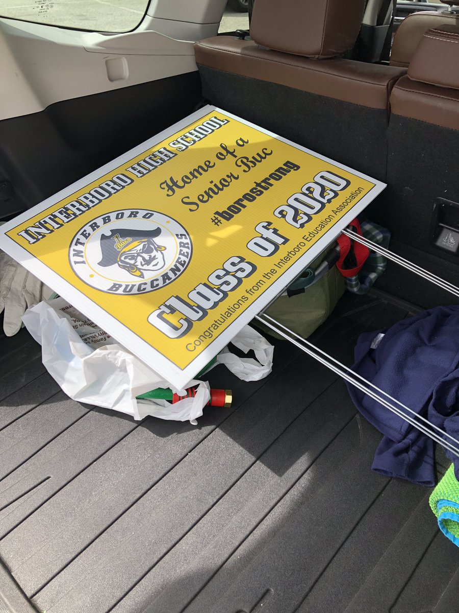 KingsKdgClass's tweet photo. Happy to have the chance to deliver senior signs to let our graduates and their families know how proud Interboro teachers are of their accomplishments!   🖤👩🏻‍🏫💛 https://t.co/45NqCqApfF