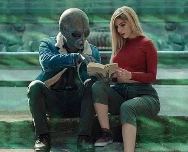 GirIvibe's tweet photo. Me explaining my way of thinking to normal people. https://t.co/uduKJd8fDj
