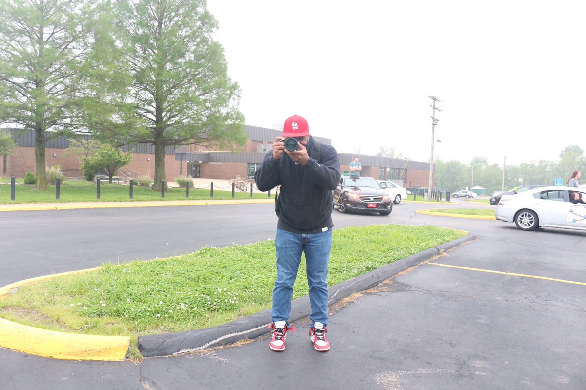 SLP_Kathy's tweet photo. The man behind the camera #FZNGradParade2020 https://t.co/mcblVLwek0
