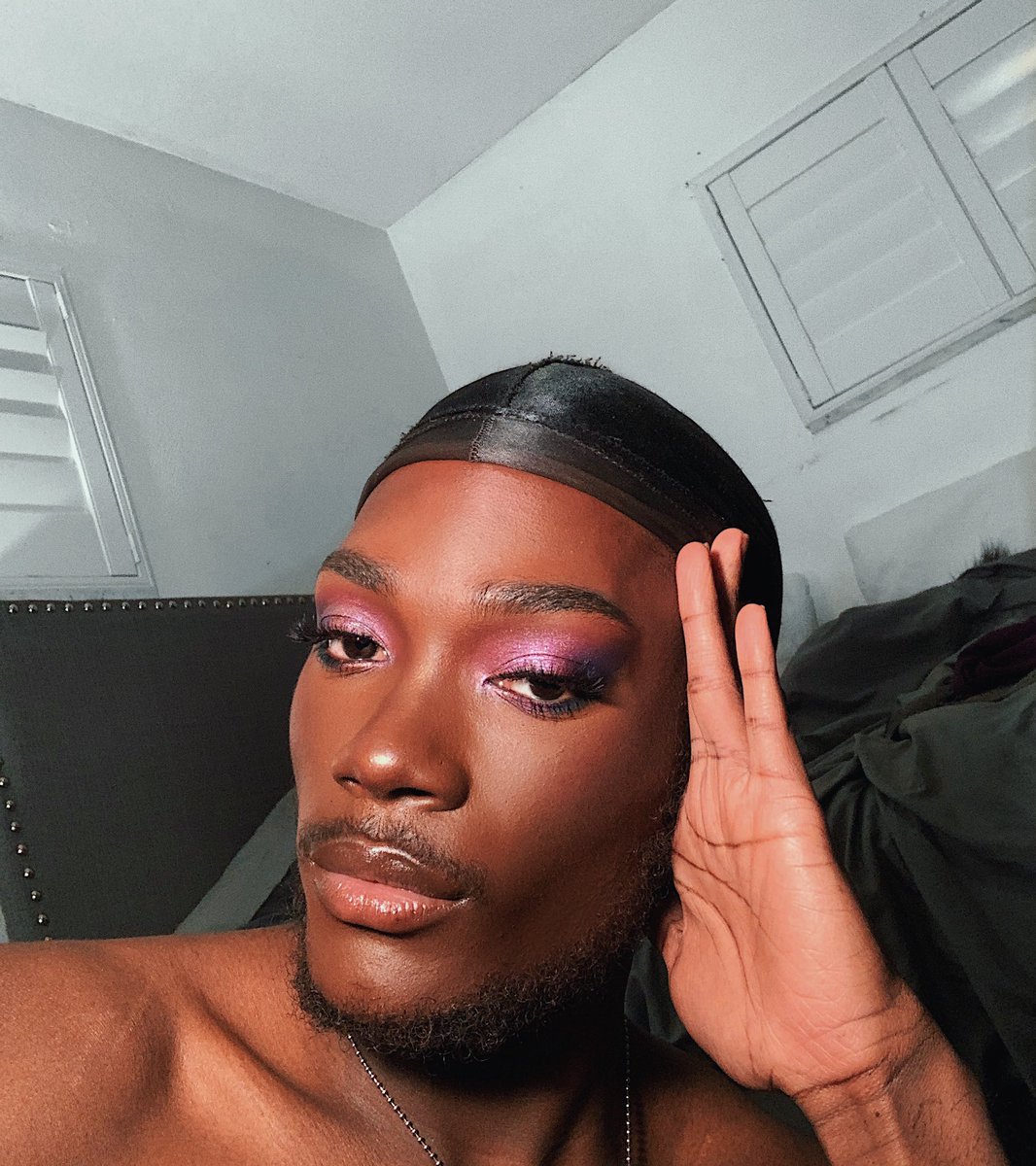 dylandavii's tweet photo. bitches this pretty that’s... https://t.co/Gg5Hf5TVo9