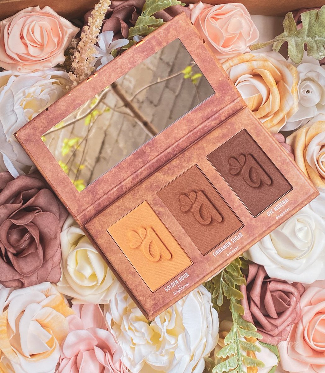 Aurasmakeupbox tweet media