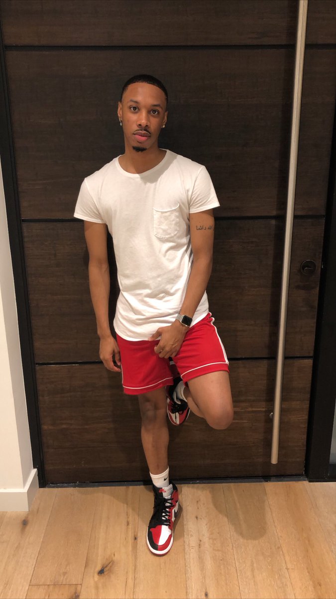 SkinnyAkins's tweet photo. 😈⚡️ https://t.co/tfJOjCHi9Z