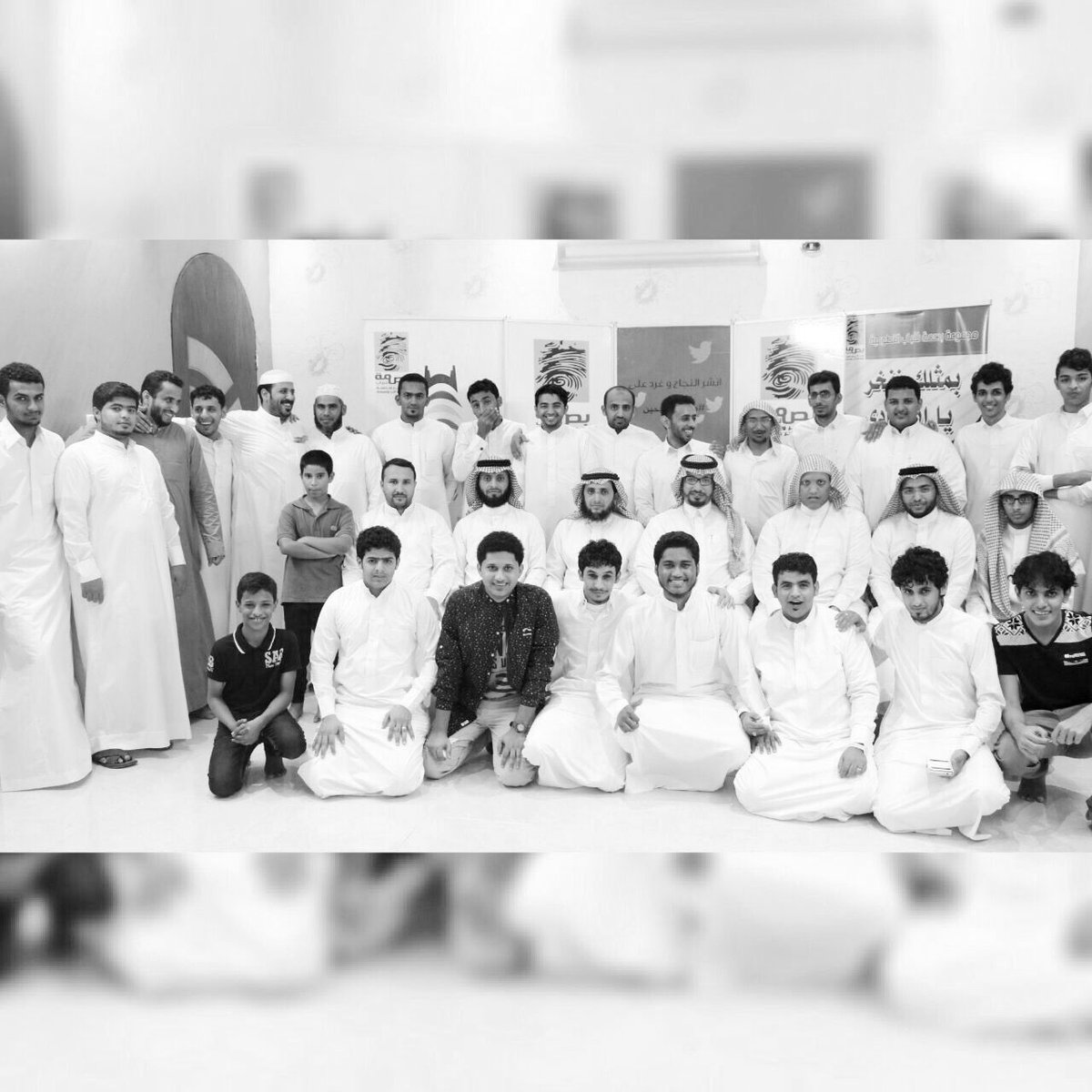 BShVC_'s tweet photo. " اشتقنا اليكم فما ضاعت مودتكم؛ وما ارتضيناكم لغير الود عنوانا
 يا من زرعتم في قلوبنا محبتكم؛ وصرتم في قرار العين سكانا "

#بصمة_شباب https://t.co/d3zQnLvHgb