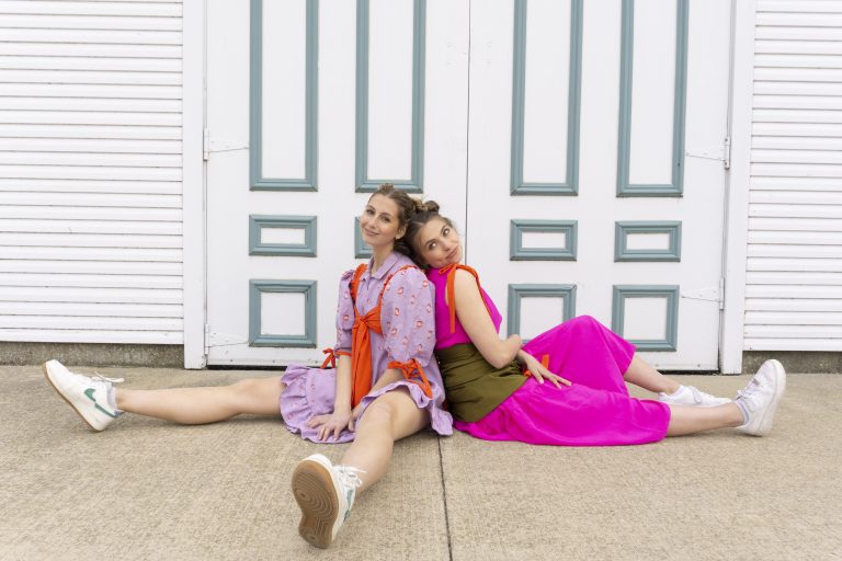 uwmadisonarts's tweet photo. Learn about @UWSoHE students involved in the Threads Fashion Show in a series of designer spotlights: https://t.co/23Cxl7RsUy
#artsatUW #studythearts #degreespotlight https://t.co/4R4d5vYROV