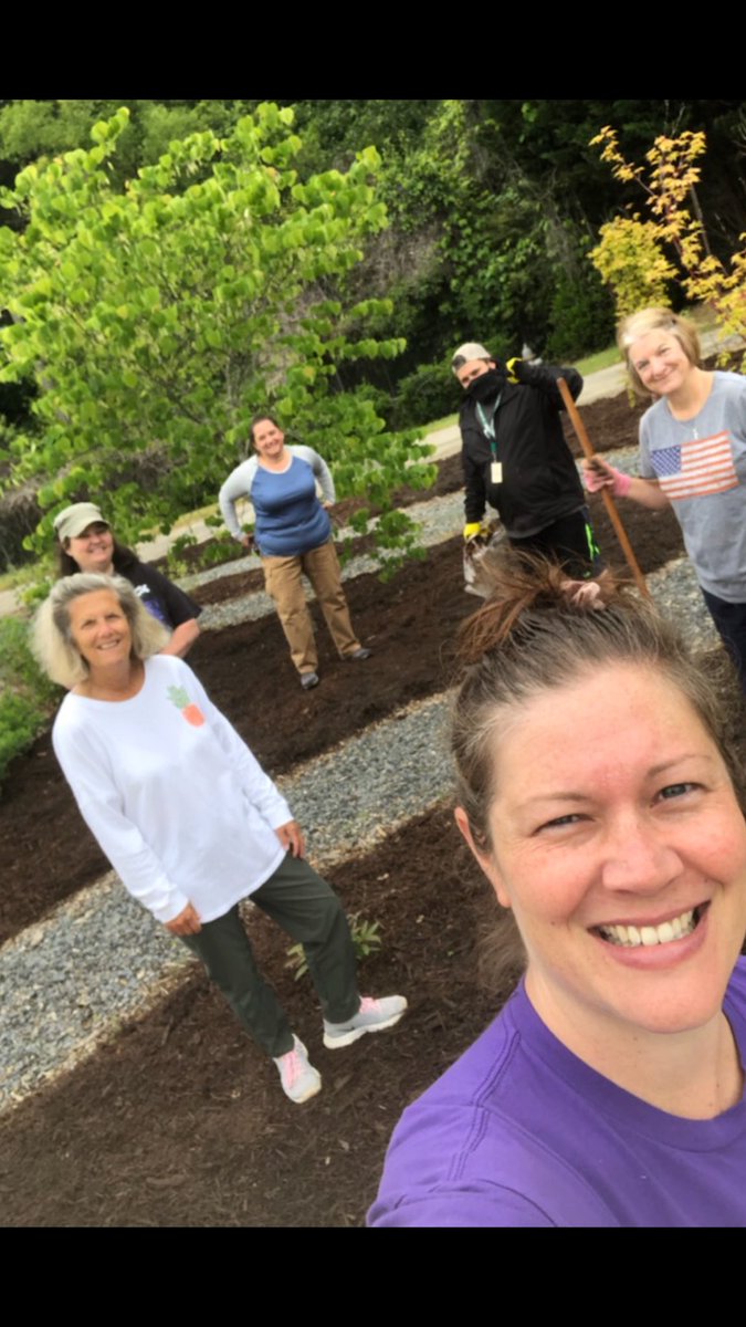 Melissatatumpe's tweet photo. Working on the garden! @Varner_Vikings @Melissatatumpe https://t.co/6ZkxDhIecc