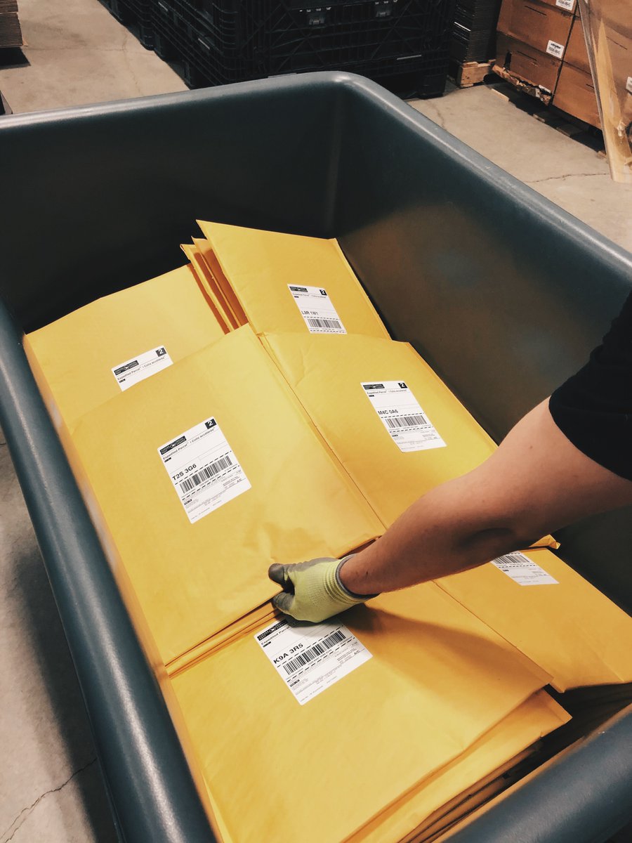 canshieldppe's tweet photo. Since launching our online sales in quantities of 1, 5 and 20, we’ve already received hundreds of orders Canada-wide! Best part? With our BOGO campaign, each purchase represents a shield donated. Head over to https://t.co/wioy0acwcL to order your shields today! #outthedoor ✉️ https://t.co/X6GOWZ5cmz