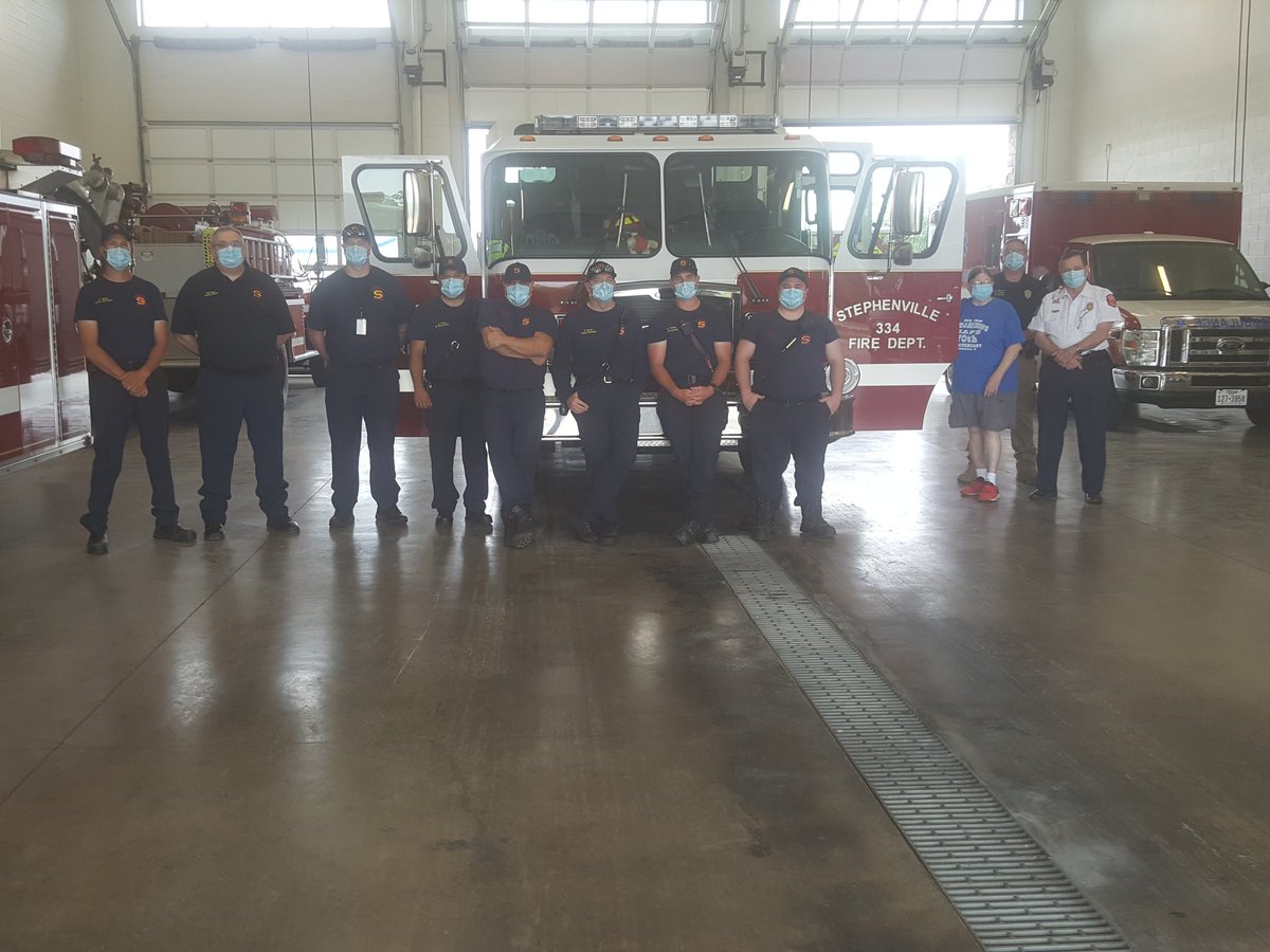 Jakescafe's tweet image. Delivering cfs to our local fire dept. 
We appreciate all our first responders. 
#TXRestaurantReliefFund #BCBSOFTEXAS #FeedTheFirstResponders