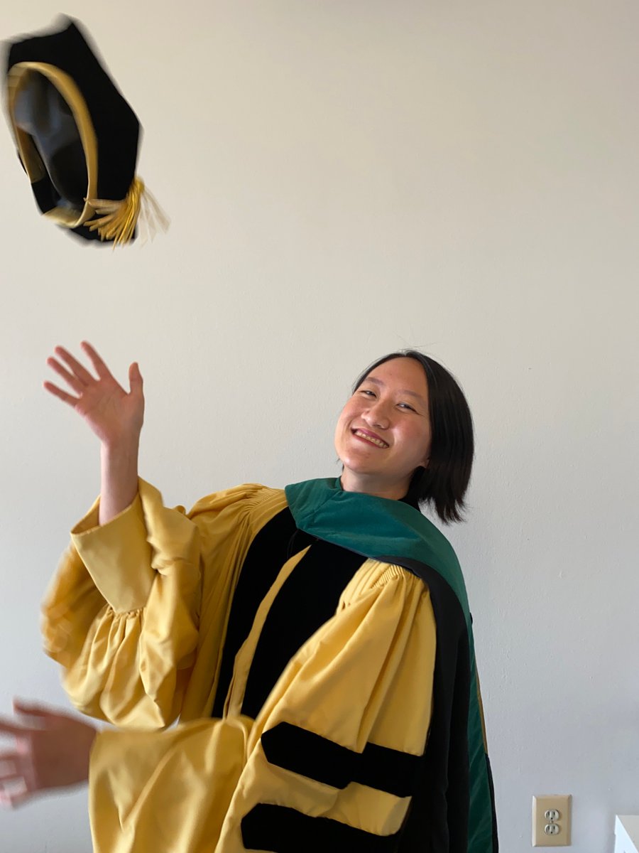 AbbyWangMD's tweet photo. Today's the day I graduate from @HopkinsMedicine. So thankful for my family, friends, and mentors for their support and guidance. I wouldn't be who I am today without you. Excited for my next steps with Santa Clara Valley Med and @StanfordAnes!
#JHUSOM2020 #GoHopMed https://t.co/LLyP8ia78q