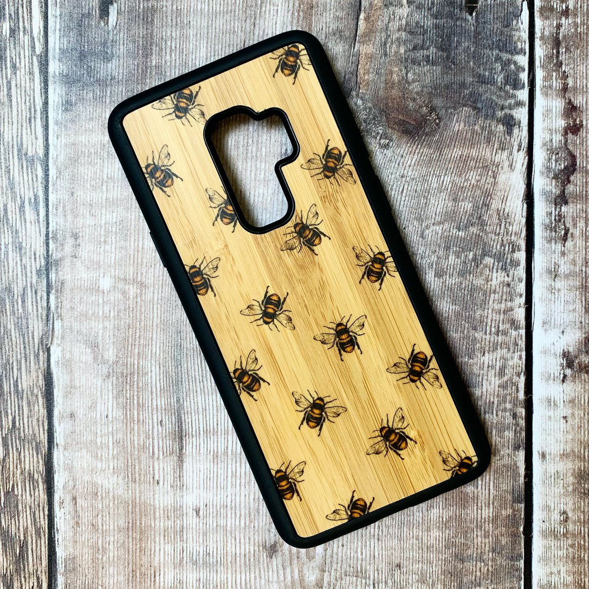 #HappyBeeDay 
Our bee designs are super popular 🐝
Shop casemill.etsy.com 
#BeeDay #savethebees #lovebees #BeeAtHome #HandmadeHour #ScottishCraftHour #MakersHour #strongertogether #SupportScottishBusiness #SmallBiz #shopindie #UKGiftHour #UKEtsyRT