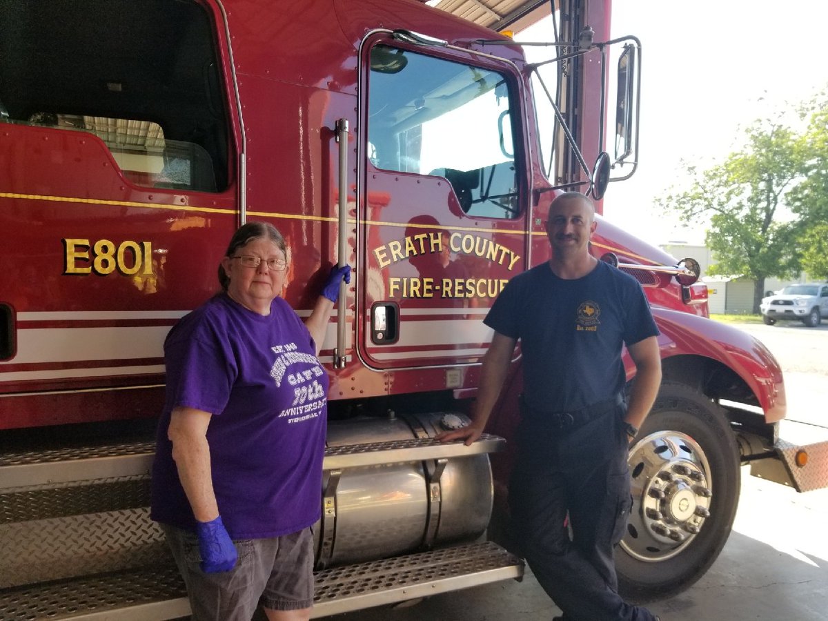 Jakescafe's tweet image. Feeding Erath County Fire Dept 
We appreciate all the first responders!
#TXRestaurantReliefFund #BCBSOFTEXAS 
#FeedTheFirstResponders