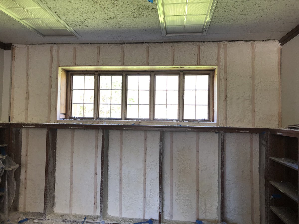 ShowroomPartner's tweet photo. Day #6 here at The North Andover Historical Society Museum. Client is very impressed with progress and workmanship Anchor Insulation has provided. Just one more day of spraying! More images to follow. @icynene @SwisLapolla 
#icynene 
#Lapolla
#Demilec
#Huntsmanbuildingsolutions https://t.co/gjsKQKyHS0