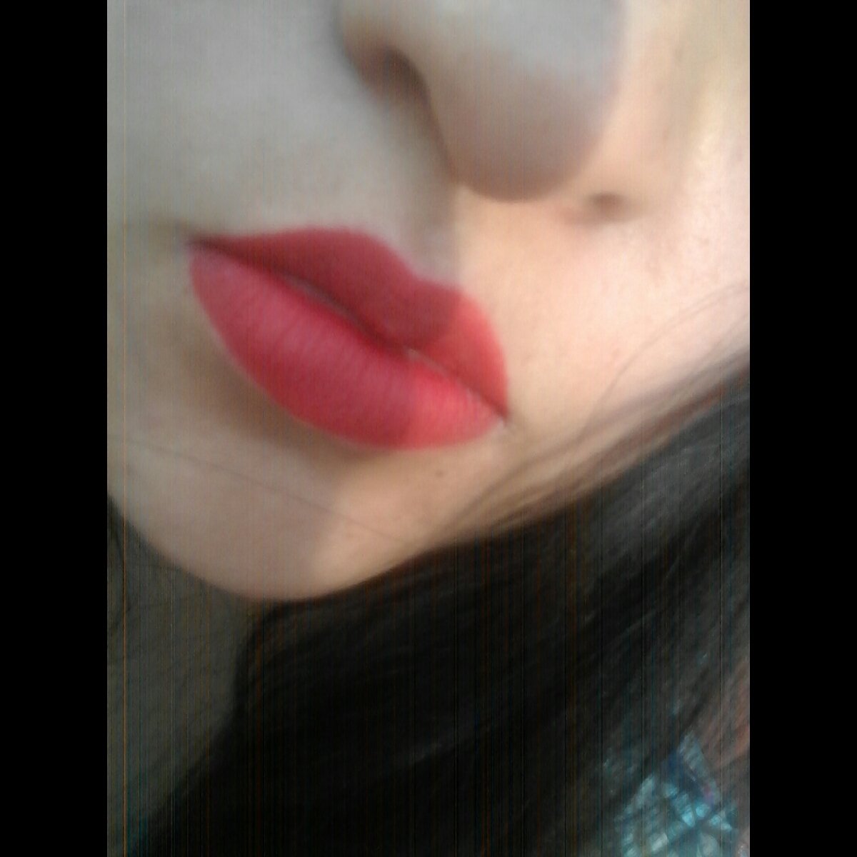 Qué bonito sería que alguien, 
por un instante, 
aunque sea por uno breve, 
me pensara con valentía,  
como diciéndose a sí mismo: 
“Joder, asumiría las consecuencias 
de lo que fuera por esa mujer”.
— Jarhat Pacheco