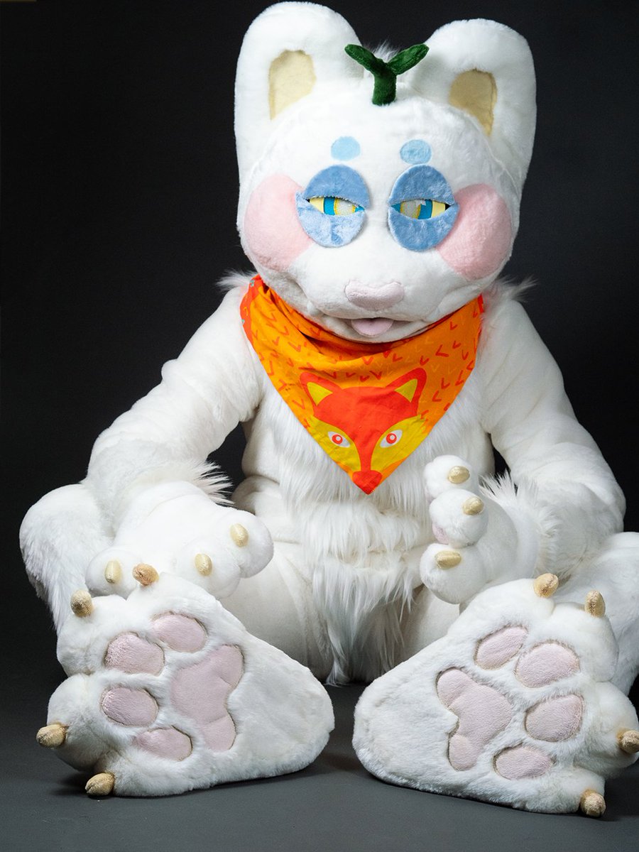 sproutskitty's tweet photo. happy #PawDay !!! make sure to NOT squint when you're in a photoshoot >w< oops!!! 

📸: @suepeaphoto
 
✂️: @JuicySuits 

#furry #fursuit #furryfandom #paws https://t.co/RENEOQWcHY