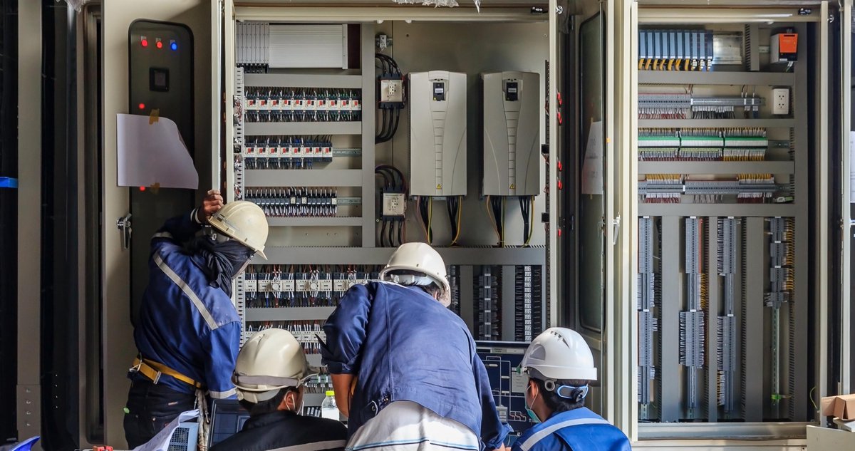 Looking for advice on how to properly disinfect your electrical construction equipment? NEMA has released guidelines for keeping your equipment clean while taking precautions against COVID-19. hubs.ly/H0qJwhl0

#safety #construction #electrical #coronavirus #safetyfirst