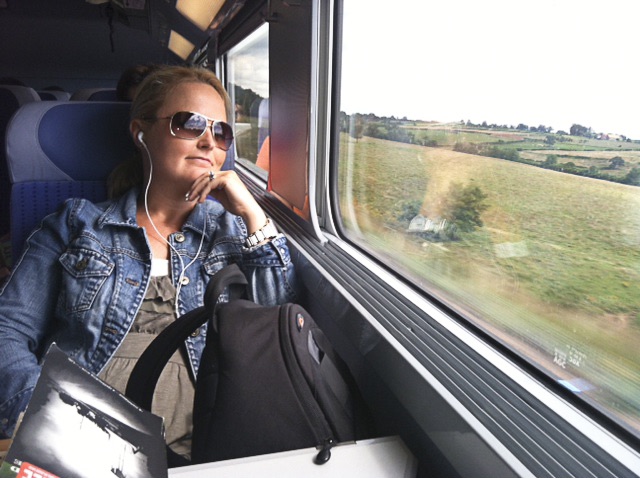 mrsshappirio's tweet photo. Today's #whereintheworld post features my favorite way to travel: by train. Here I am checking out the French countryside on my way to Lyon, and then on to St. Remy in Provence.  #Spartanlegacy #otclassof22 https://t.co/g0AzNmvKBZ