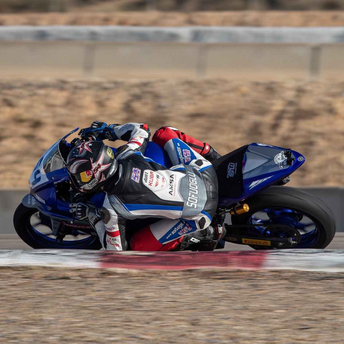 bht54sofuoglu's tweet photo. When the elbows to the ground 🔥
#MasterClass #YamahaRacing #bLUcRU #RevsYourHeart #BHT54 https://t.co/RgNIAJFgpa