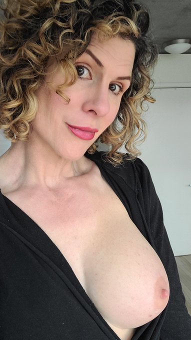 Hey bb ;)  I've been posting some hot clips on my OnlyFans page lately!  Be sure to check it out.  https://t<a href="/tag/clip"class="tags"><span>#clip</span></a><a href="/tag/transsexuals"class="tags"><span>#transsexuals</span></a>