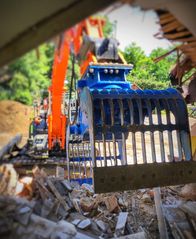 alwaysdigging's tweet photo. I am out doing a bit of operator only on this nice hitachi this week for @CJCPlantHire #hitachi @HitachiCME https://t.co/Xk2rgHSKmQ