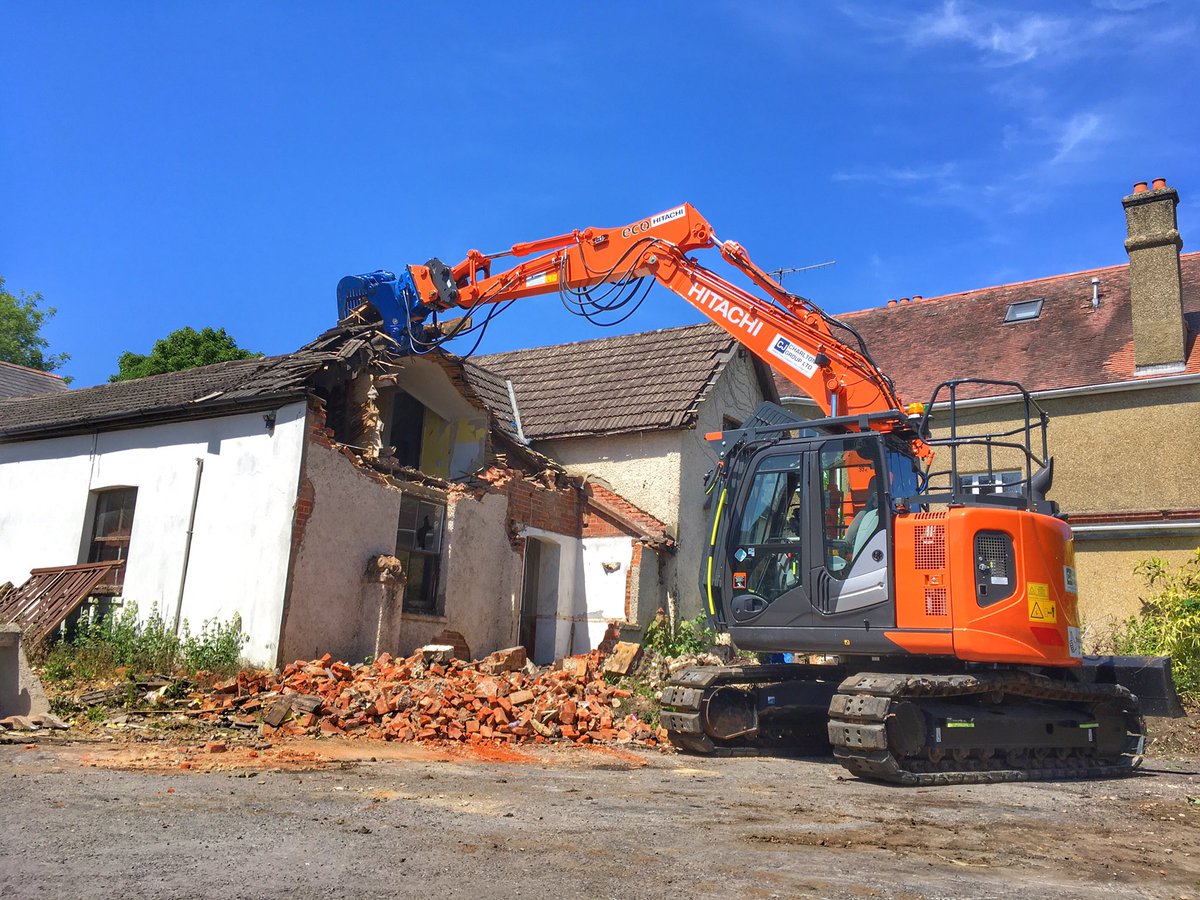 alwaysdigging's tweet photo. I am out doing a bit of operator only on this nice hitachi this week for @CJCPlantHire #hitachi @HitachiCME https://t.co/Xk2rgHSKmQ