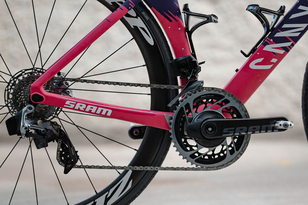 quarq's tweet photo. Accurate, durable, reliable power measurement in a sleek and stylish package. 
#powereveryride https://t.co/FDsa6IDGXs