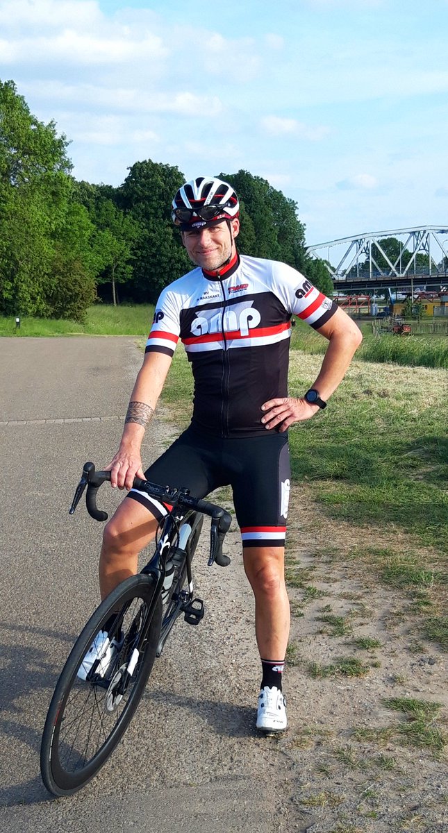 Weer een puik gesoigneerde renner van <a href="/TWCGrave/">TWCGrave</a> gesignaleerd.
Proudly wearing new outfit.
Powered by amp-group.nl
#trots
#wielrennen