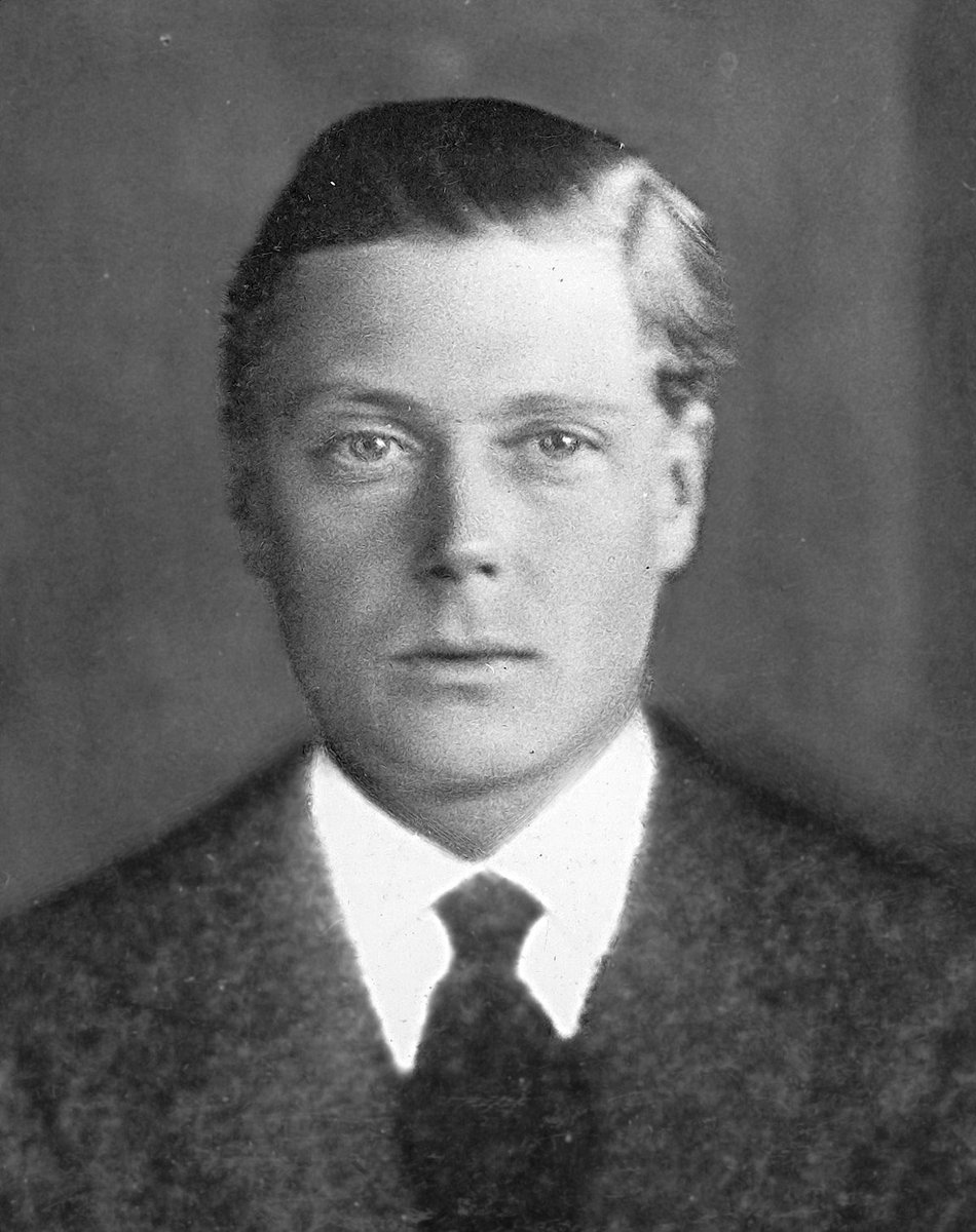 11) Edward VIII. Causes a constitutional crisis when he orders a roast dinner in a box. Nothing wrong with it on paper, but, when eventually faced with the reality, the British public found it simply unforgivable.