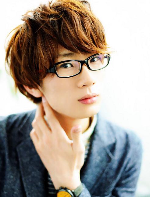 eguchi takuyaI LOVE THIS MAN SO MUCH he’s one of the funniest seiyuus i stan, always the tallest one of the bunch in any events or shows (6’2). he’s part of a trio called Trignal alongside fellow seiyuus Kimura Ryōhei & Yonaga Tsubasa. He’s a member of Kiramune (music company)